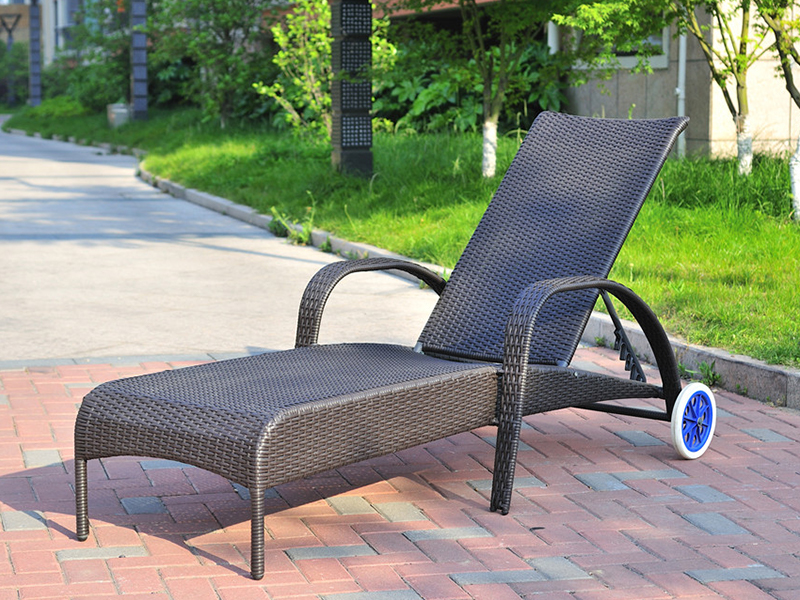 Rattan Lounge kahdella pyörällä, ulkotilojen vuode, ratta-lepotuoli YQ-RB-410